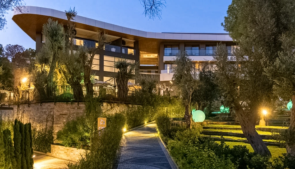 هتل یونیک لایف استایل کوش آداسی